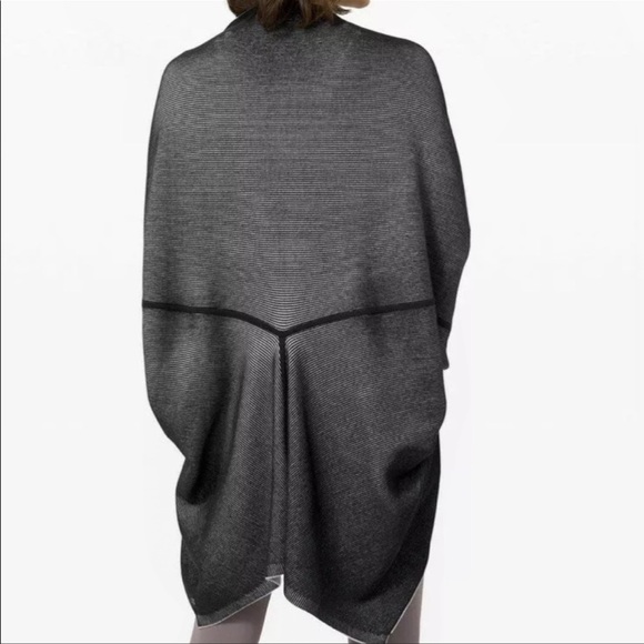 Lululemon Exaltation Wrap Black / Silver Ice - Picture 4 of 9